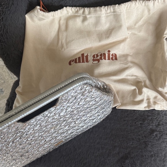 Cult Gaia Aurora Large Clutch - Picture 2 of 4